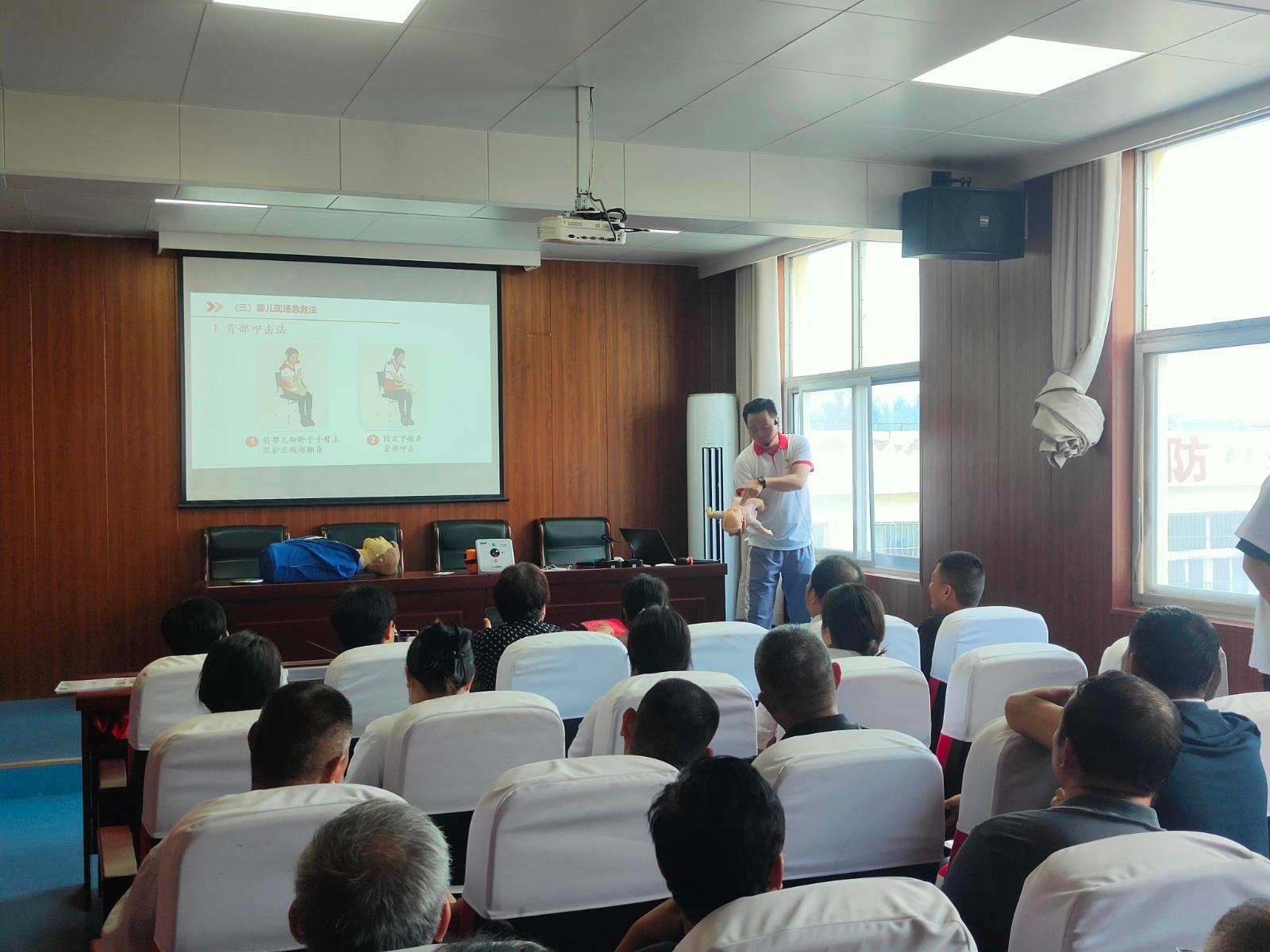 丰县红十字会应急救护培训走进基层医疗机构